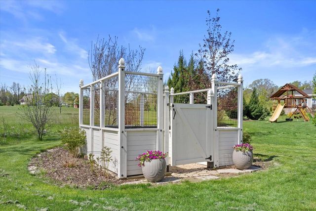 3003 Nostalgic COURT, Hubertus, WI 53033