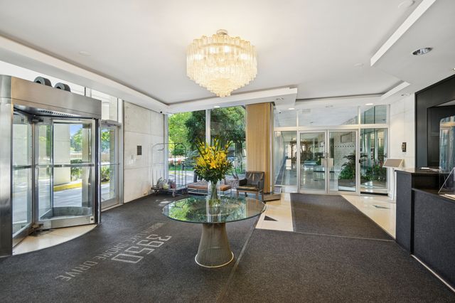 3950 N Lake Shore Drive 2125, Chicago, IL 60613