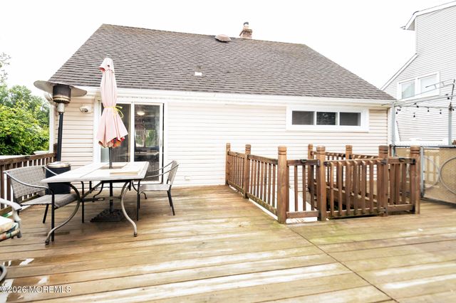 302 Edgeview Road, Keyport, NJ 07735