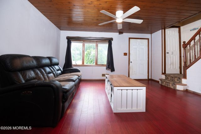 302 Edgeview Road, Keyport, NJ 07735