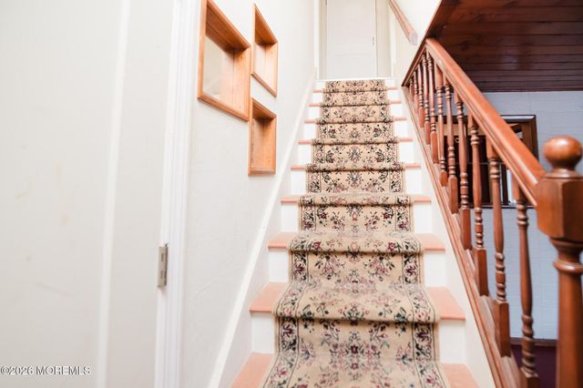 302 Edgeview Road, Keyport, NJ 07735