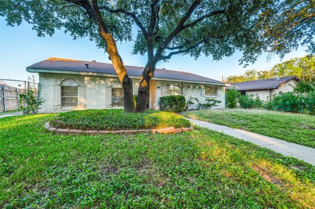 3134 Rainbow Drive, Grand Prairie, TX 75052