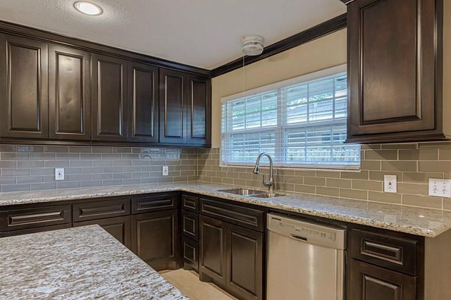 6514 Reamer Street, Houston, TX 77074