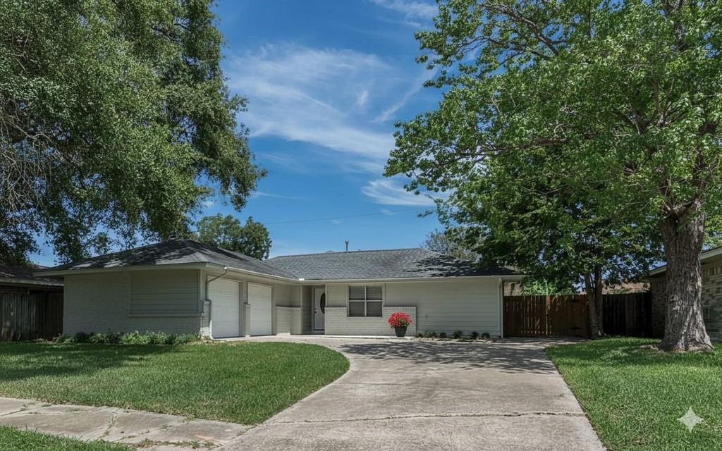 6514 Reamer Street, Houston, TX 77074