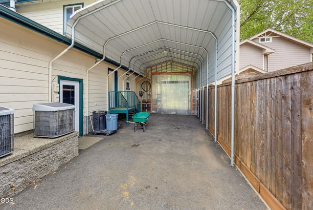 1099 SE Oriole Street, Grants Pass, OR 97526
