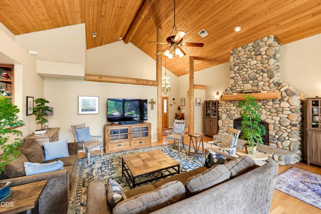 1099 SE Oriole Street, Grants Pass, OR 97526