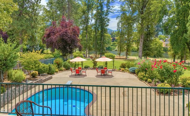 1099 SE Oriole Street, Grants Pass, OR 97526