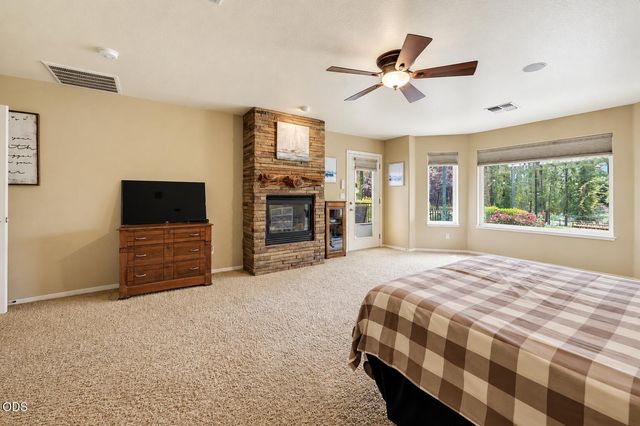 1099 SE Oriole Street, Grants Pass, OR 97526