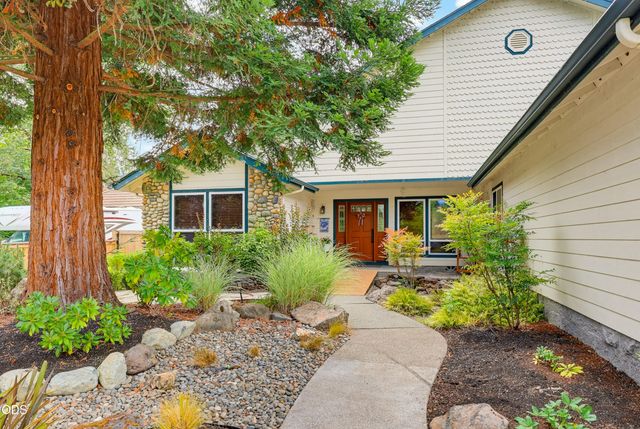 1099 SE Oriole Street, Grants Pass, OR 97526
