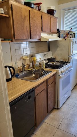 1691 Commonwealth Ave 7, Boston, MA 02135