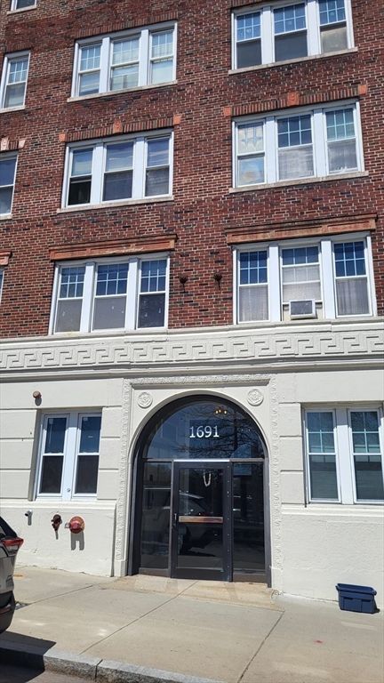 1691 Commonwealth Ave 7, Boston, MA 02135