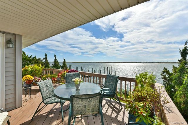 3106 Clubhouse Road, Merrick, NY 11566