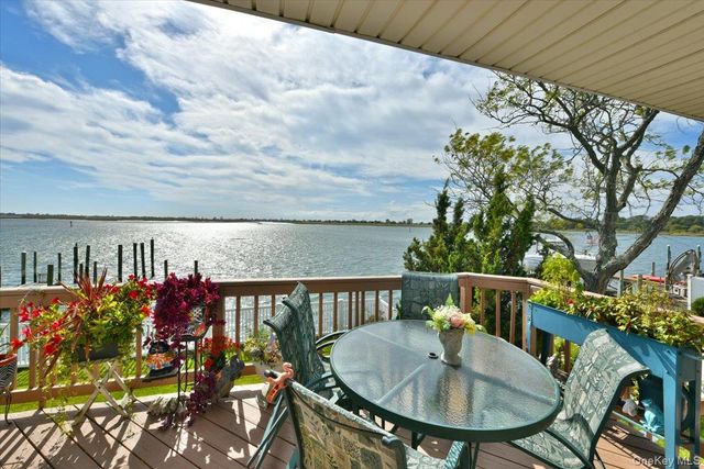 3106 Clubhouse Road, Merrick, NY 11566