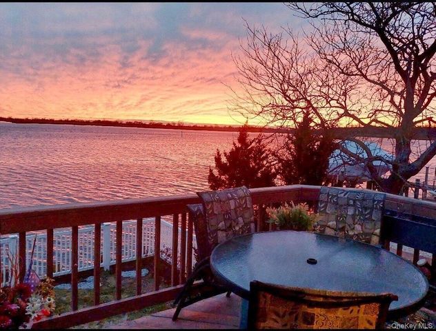 3106 Clubhouse Road, Merrick, NY 11566