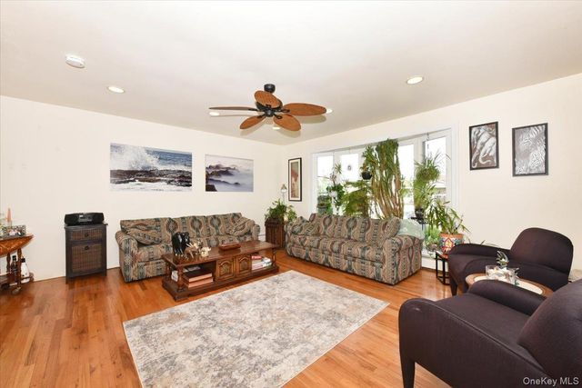 3106 Clubhouse Road, Merrick, NY 11566