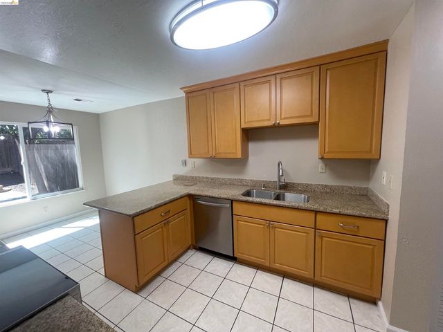 3205 Muir Ct, Antioch, CA 94509