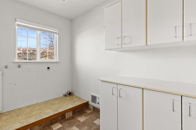 12853 Pioneer St, Jackson, CA 95642