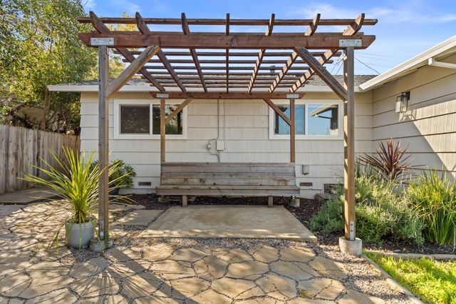 12853 Pioneer St, Jackson, CA 95642