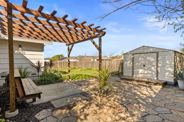 12853 Pioneer St, Jackson, CA 95642