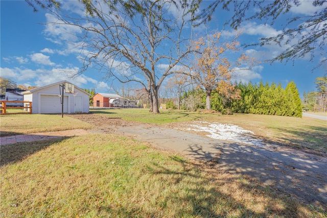 4359 US Highway 158, Advance, NC 27006