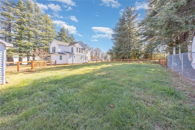 4359 US Highway 158, Advance, NC 27006