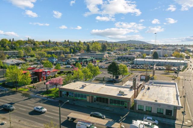 2716 N Division St, Spokane, WA 99207
