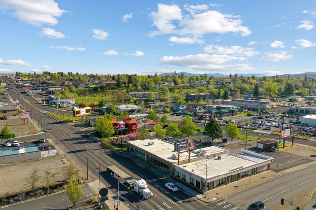 2716 N Division St, Spokane, WA 99207