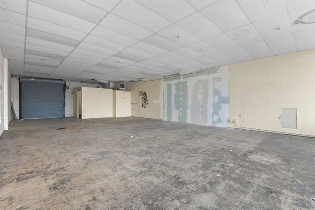 2716 N Division St, Spokane, WA 99207