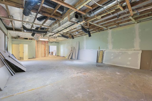2716 N Division St, Spokane, WA 99207