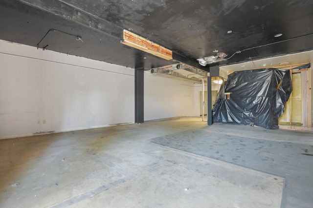 2716 N Division St, Spokane, WA 99207