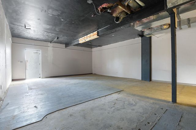 2716 N Division St, Spokane, WA 99207