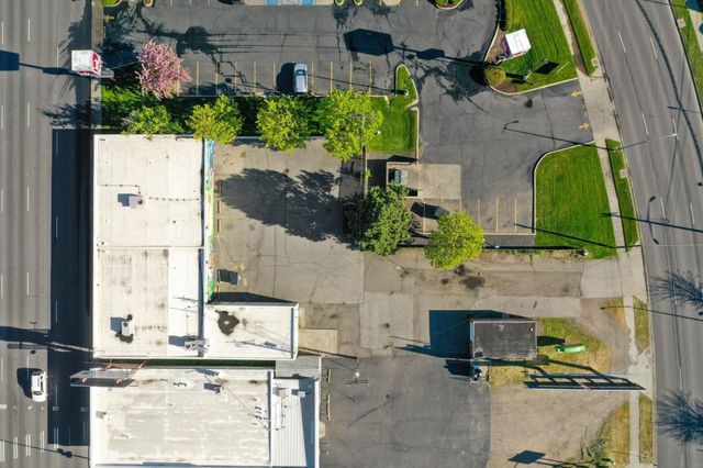 2716 N Division St, Spokane, WA 99207