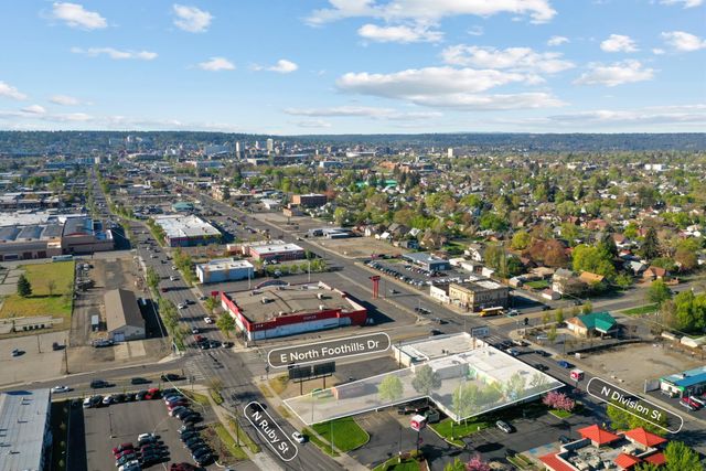 2716 N Division St, Spokane, WA 99207