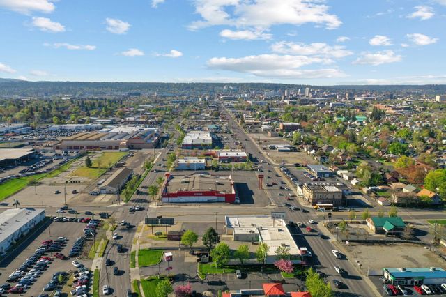 2716 N Division St, Spokane, WA 99207