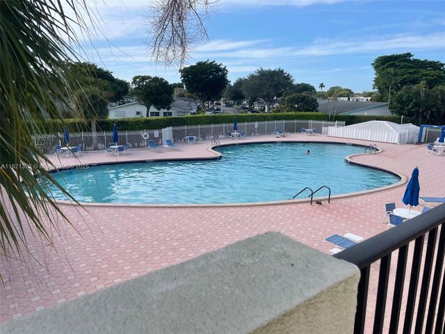 1721 NW 86th Ave, Plantation, FL 33322