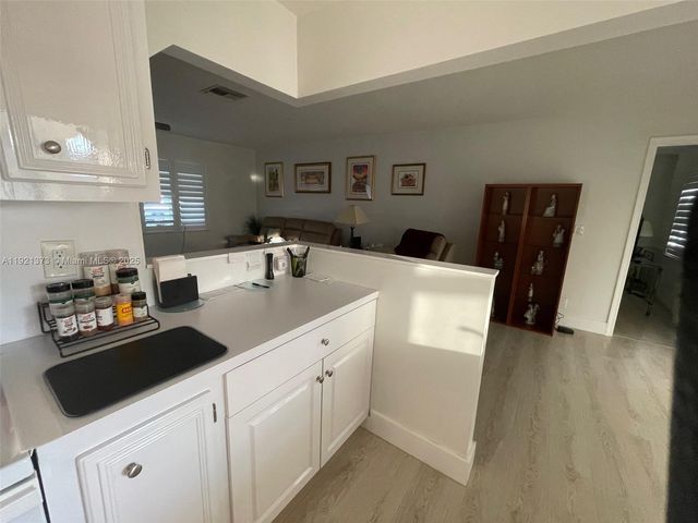 1721 NW 86th Ave, Plantation, FL 33322