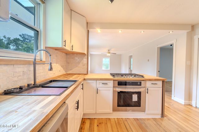 520 Morey Park Hill Road, Schodack, NY 12123