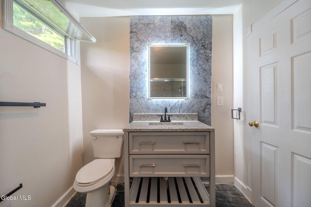 520 Morey Park Hill Road, Schodack, NY 12123