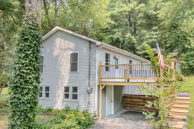 520 Morey Park Hill Road, Schodack, NY 12123