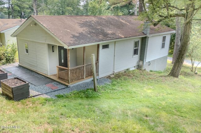 520 Morey Park Hill Road, Schodack, NY 12123