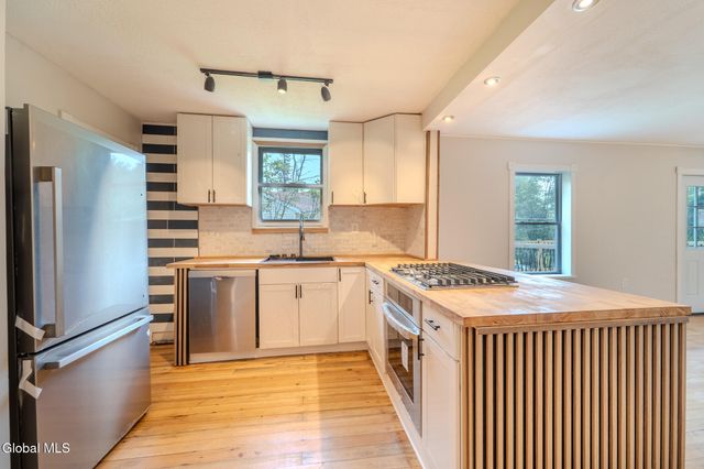 520 Morey Park Hill Road, Schodack, NY 12123