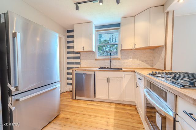 520 Morey Park Hill Road, Schodack, NY 12123