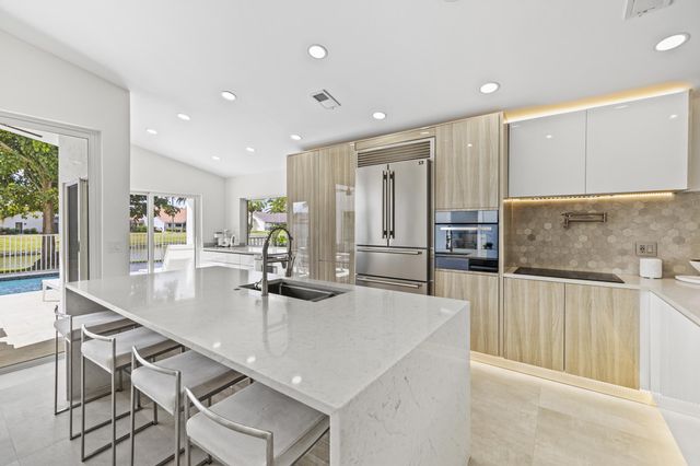 10184 Sunset Bend Drive, Boca Raton, FL 33428