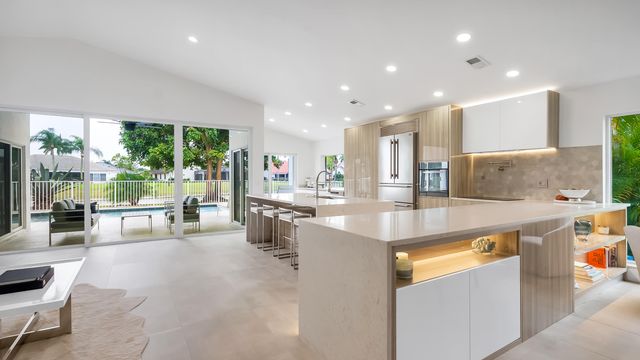 10184 Sunset Bend Drive, Boca Raton, FL 33428
