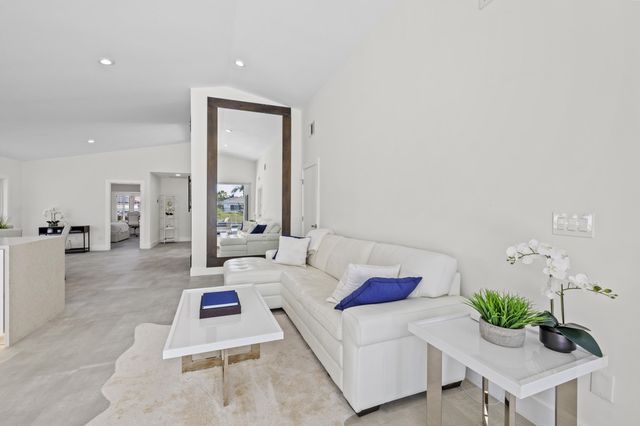 10184 Sunset Bend Drive, Boca Raton, FL 33428