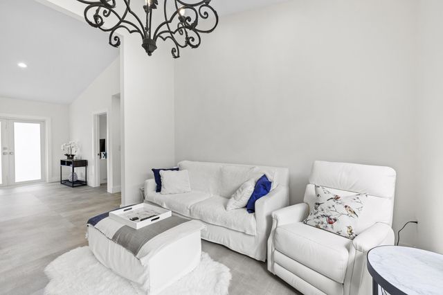 10184 Sunset Bend Drive, Boca Raton, FL 33428