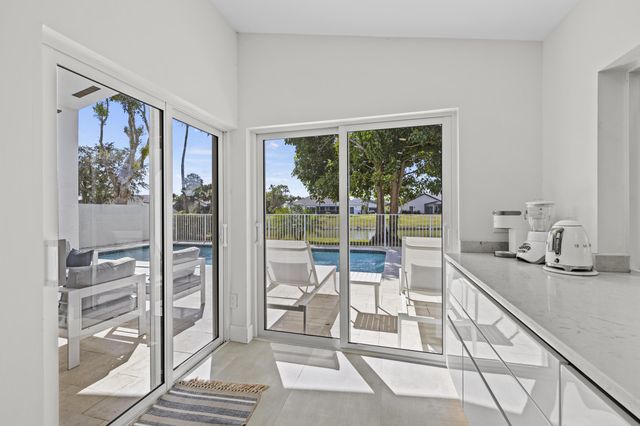 10184 Sunset Bend Drive, Boca Raton, FL 33428