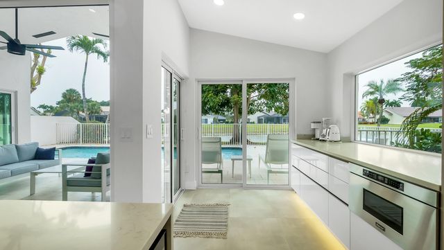 10184 Sunset Bend Drive, Boca Raton, FL 33428