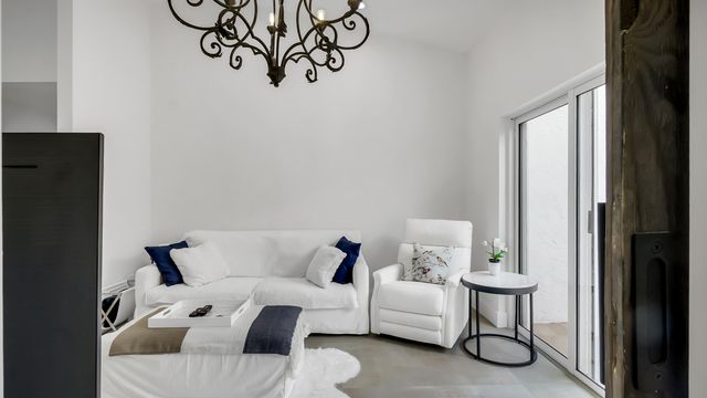 10184 Sunset Bend Drive, Boca Raton, FL 33428