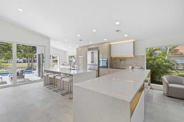 10184 Sunset Bend Drive, Boca Raton, FL 33428